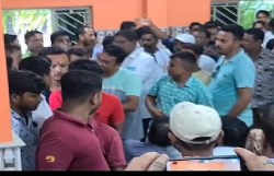 पंचायत चुनाव : निर्दलीय उम्मीदवार अपना नामांकन वापस लें, नहीं तो उन्हें पार्टी
दिखाएगी बाहर का रास्ता : कल्याण - image