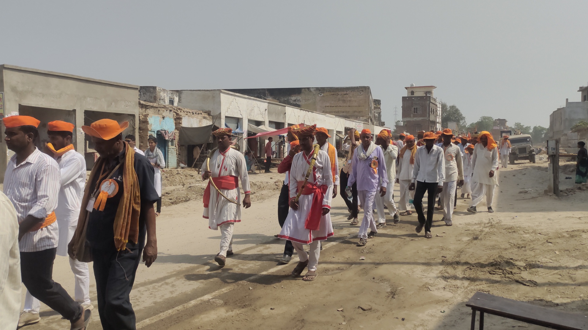 अयोध्या में श्रद्धालुओं पर कहर बरपा रही गर्मी फिर भी नदारत हैं प्रशासनिक
व्यवस्थाएं