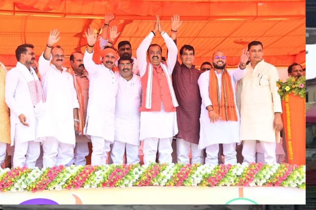 डिप्टी सीएम केशव बोले 2024 के बाद अखिलेश यादव जायेगें विदेश, गरीबों का साथ देने
वाला ही बनेगा प्रधानमंत्री