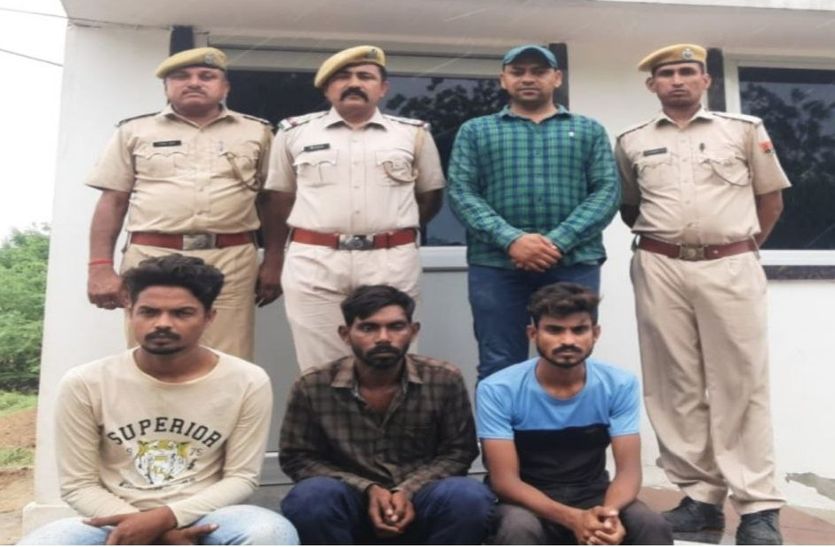 Crime : अंतरराज्यीय चोर गिरोह का पर्दाफाश, मोबाइल टावर से चुराए उपकरण