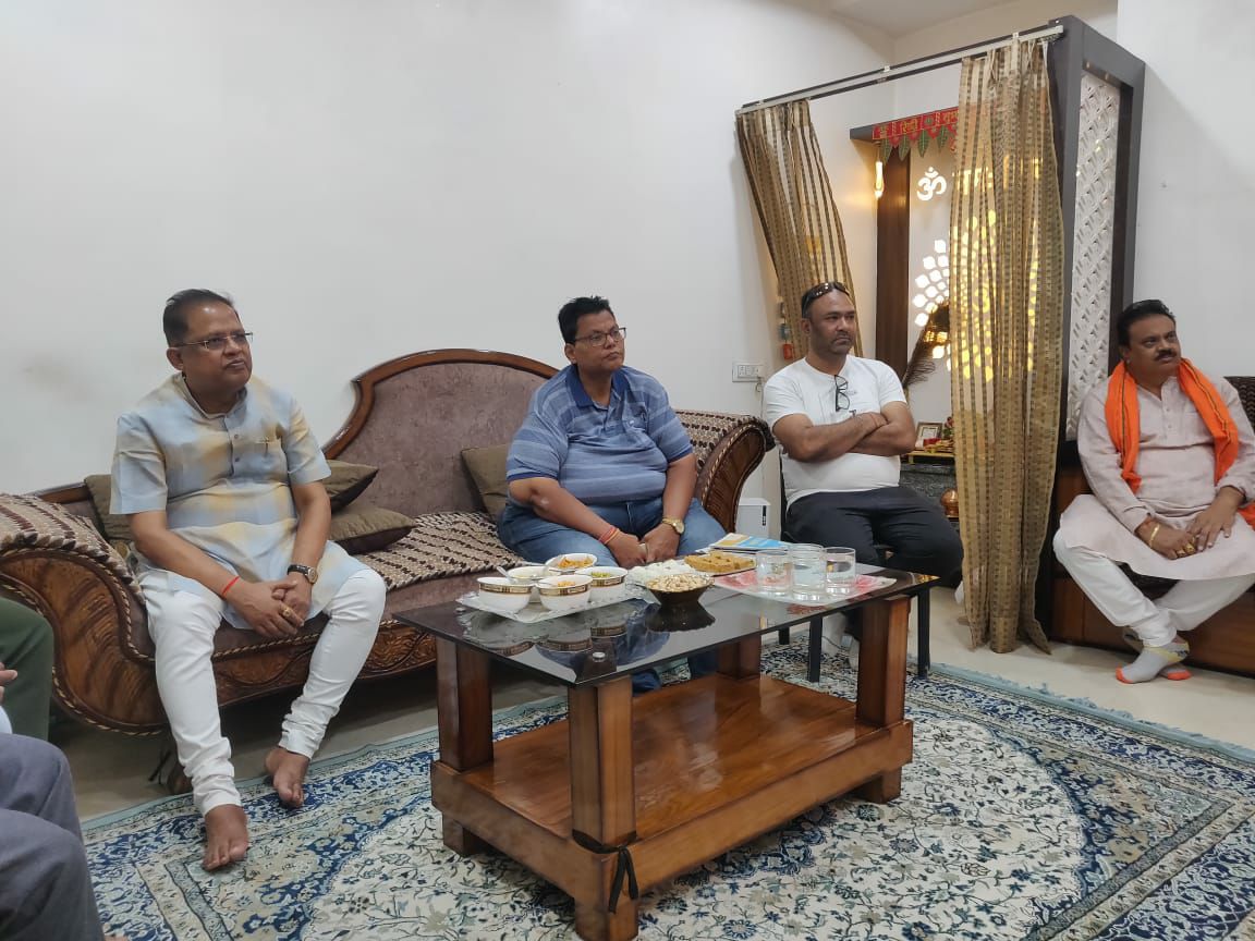 भाजपा कार्यकर्ताओं ने सुनी मन की बात