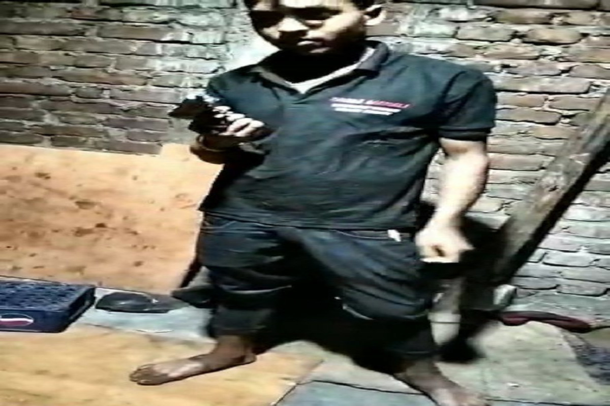 लखनऊ में युवाओं को असलहे का शौक, देखिए video