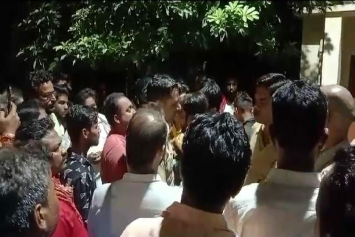 Video: बिजली कटौती को लेकर लखनऊ में बवाल