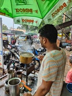 हर दिन 2 लाख रुपये ख़र्च कर चाय की चुस्कियां लेता है शहर - image