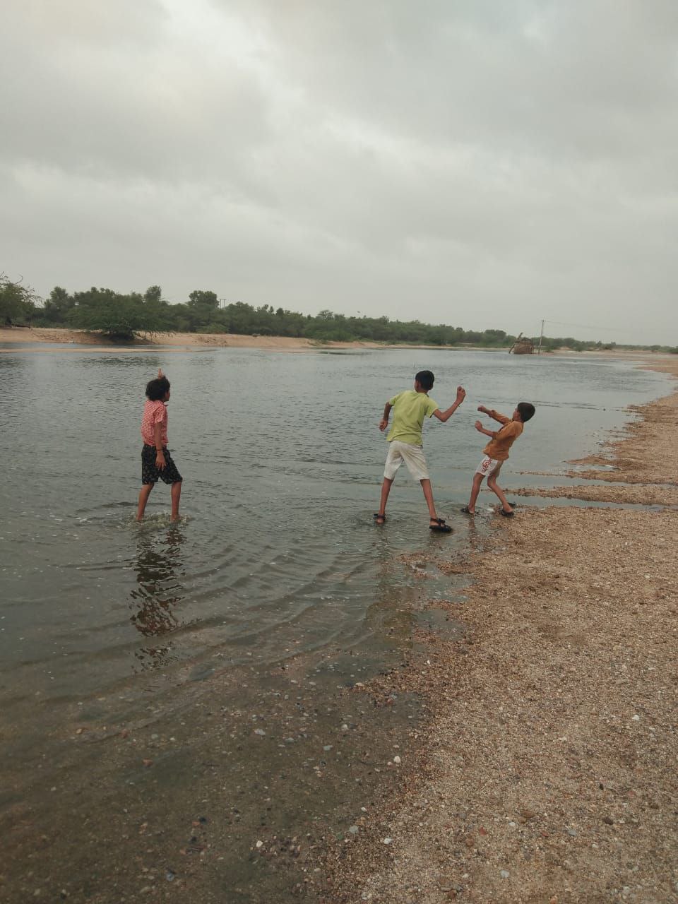 Barmer News: तीन दिन में बरसा इतना पानी की बहने लगी नदियां