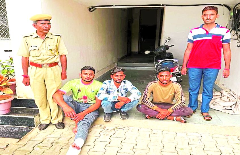 युवती बन सोशल मीडिया पर प्रेम में फांसा, फिर बुला कर लूटा