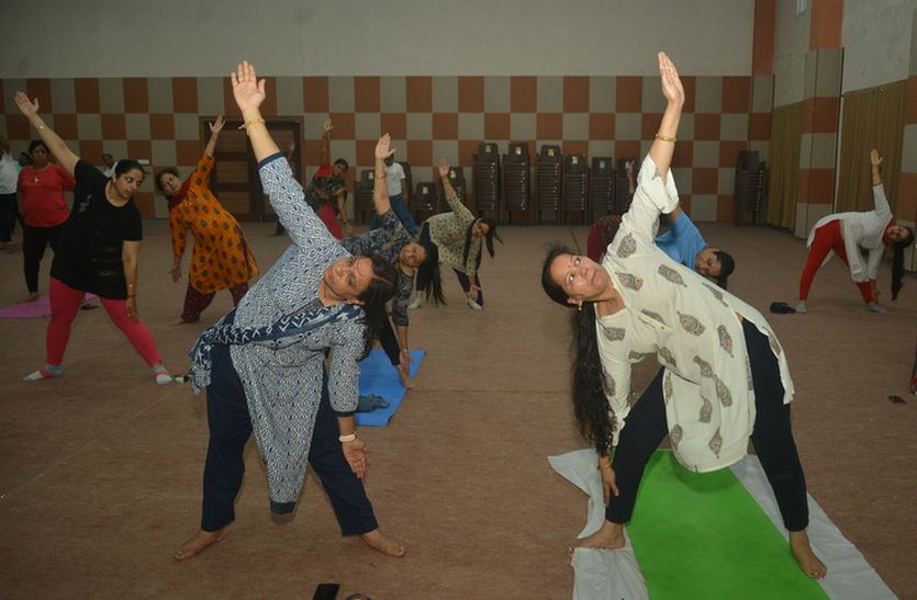 किया योग, लगाया ध्यान