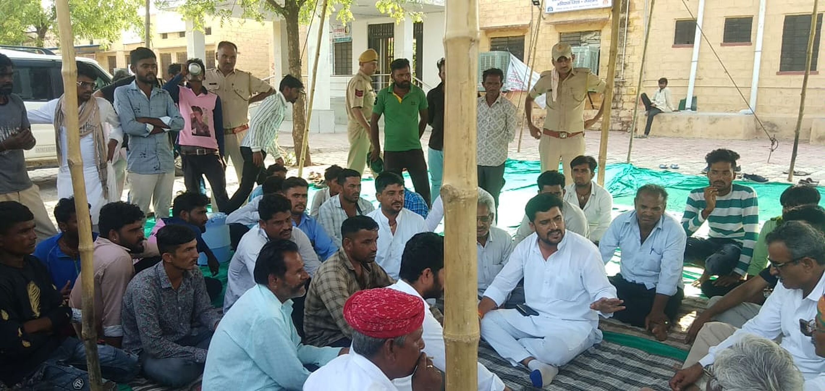 बालक की मौत के दूसरे दिन धरना समाप्त