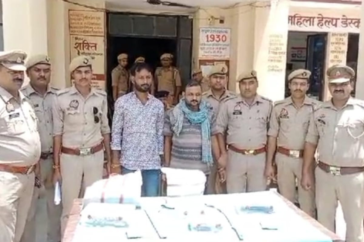 Mau News पुलिस पहुंची गिरफ्तार करने तो अपराधियों ने झोंक दी फायर, फिर क्या हुआ
जानिए