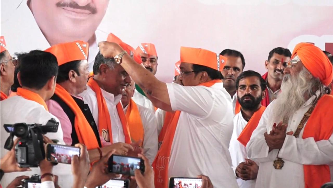 Gujarat: कांग्रेस के पूर्व विधायक गोवा रबारी भाजपा में शामिल