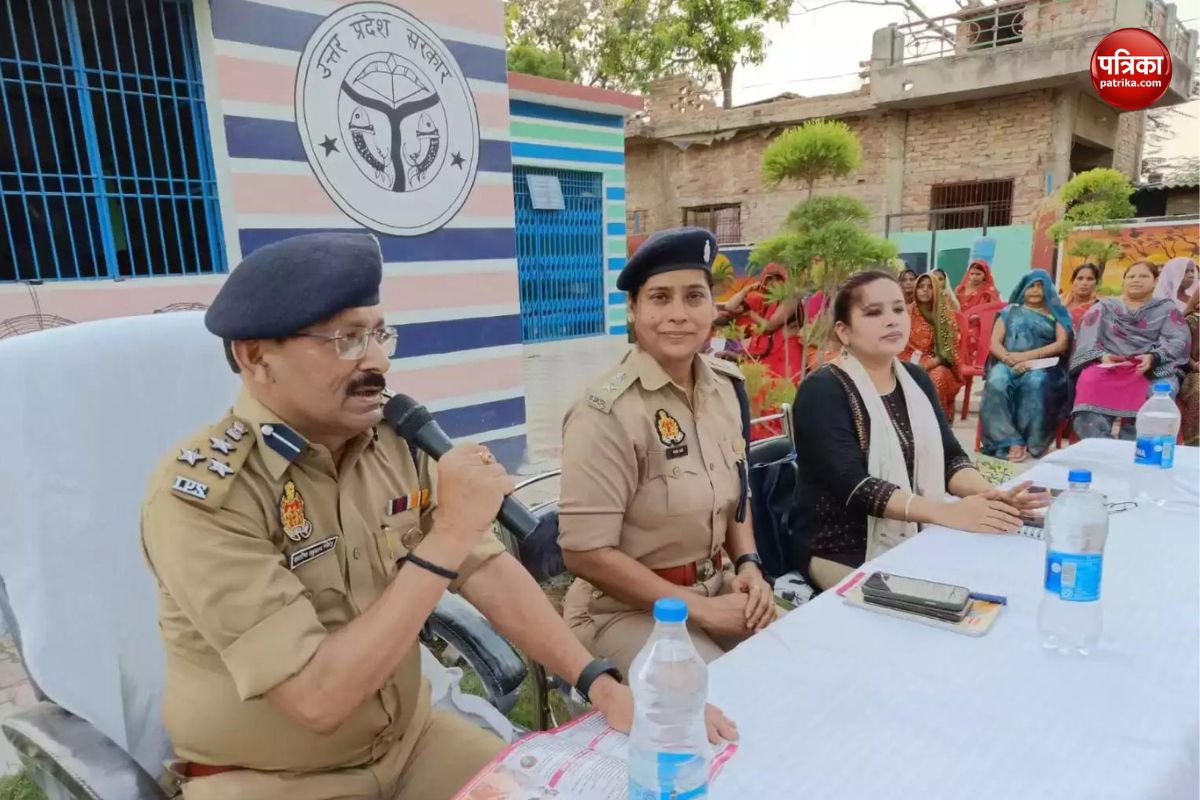 Varanasi news: मिशन शक्ति के तहत ACP ने महिलाओं को बताए शोषण से बचने के तरीके