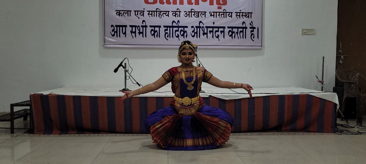 बाल कलाकारों ने ठुमरी, भरत नाट्यम की दी प्रस्तुति