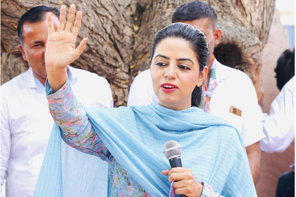 Rajasthan Politics : कांग्रेस की Ex-MLA दिव्या मदेरणा का बयान, ‘अफसरों को
दिन-रात डांटने के लिए सीखी है अंग्रेजी’ - image