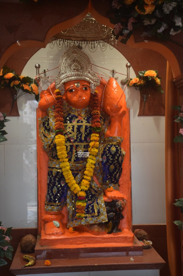 अखण्ड रामायण व सुंदरकांड पाठ का शुभारंभ हुआ। मानस पाठ का यह क्रम मंगलवार को प्रकटोत्सव तक चलेगा। शहर और आसपास स्थित हनुमान मंदिरों में जोरदार तैयारियां की गईं हैं।
