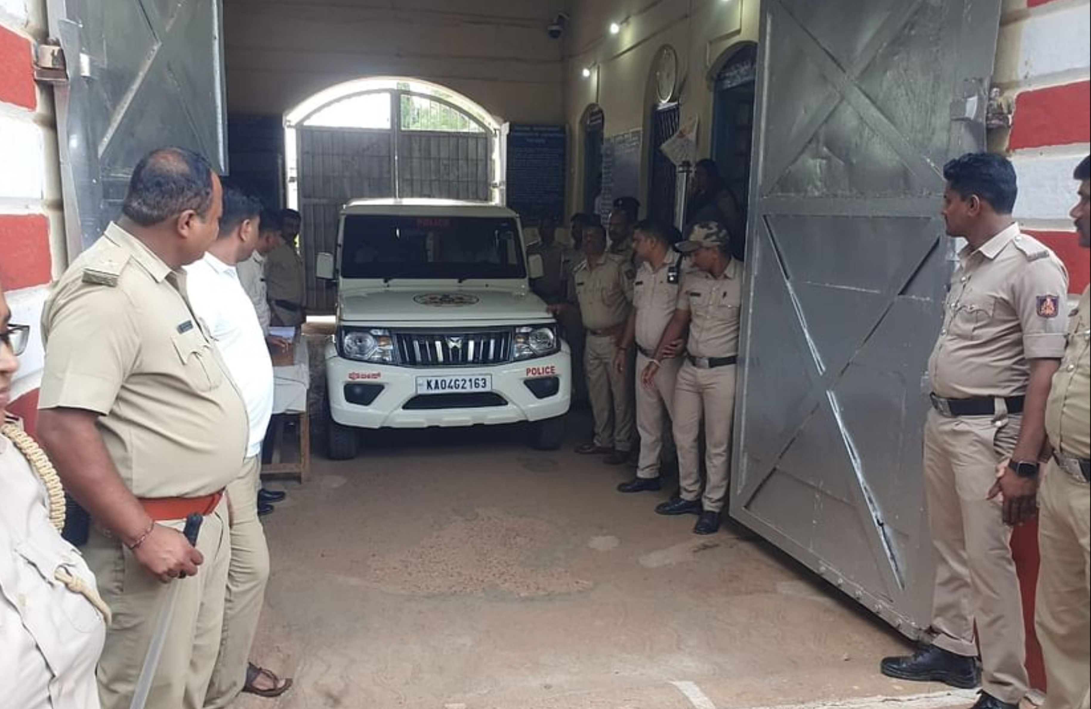 अदालत ने आरोपी को छह दिन की सीआईडी हिरासत में सौंपा - image