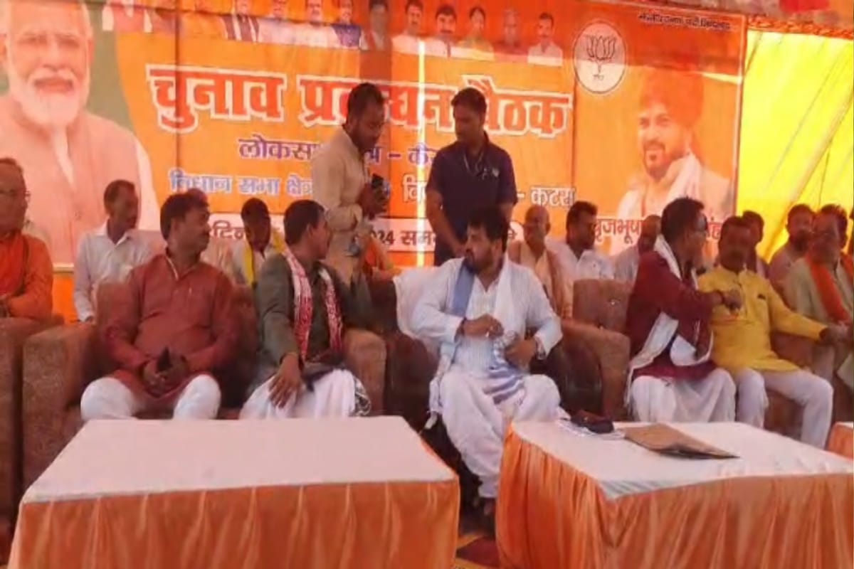 बृजभूषण सिंह बोले- कैसरगंज सीट से हम प्रबल दावेदार, 99.9 फ़ीसदी हम लड़ेंगे
चुनाव, कार्यकर्ताओं को जल्द मिलेगी बड़ी खुशखबरी - image
