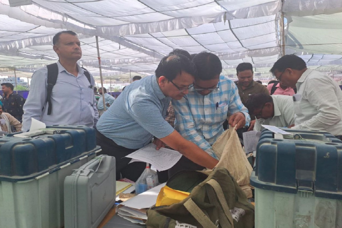 राजस्थान में दूसरे चरण का मतदान कल, बाड़मेर सहित 13 सीटों पर होगी वोटिंग, जानिए
: क्या कुछ होगा खास - image