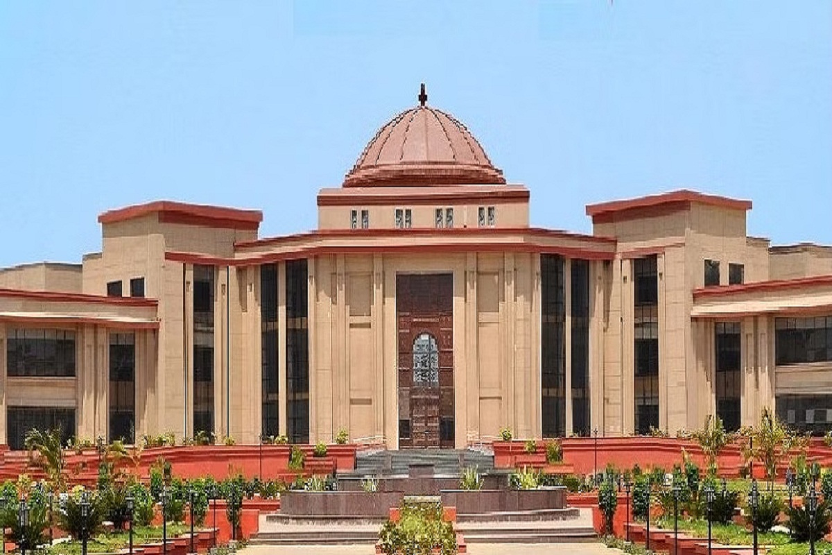 इन जगहों पर शराब की दुकानें बनी महिलाओं-छात्राओं की बड़ी परेशानी, अब चुनाव के बाद
ही होगी कार्रवाई - image