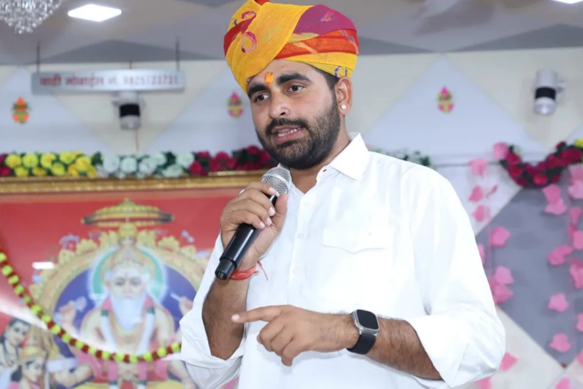 LokSabha Election 2024 : रविंद्र सिंह भाटी का हिन्दू मुस्लिम बयान,
भाजपा-कांग्रेस हैरान!