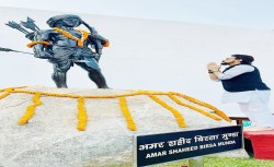 jharkhand: झारखंड लव-लैंड-जॉब जिहाद से बचाना है, तो कमल ही खिलाना है: अनुराग
सिंह ठाकुर - image